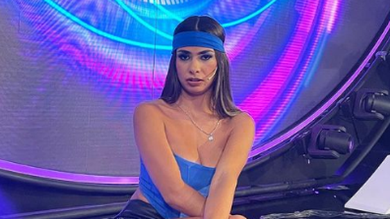 Daniela de Gran Hermano paseó con un catsuit transparente y casi se le escapa la delantera