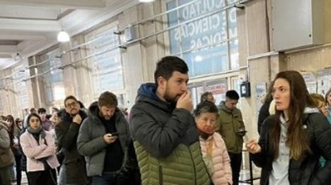 Por las demoras, se permitirá votar hasta las 19:30 en algunas escuelas de la CABA