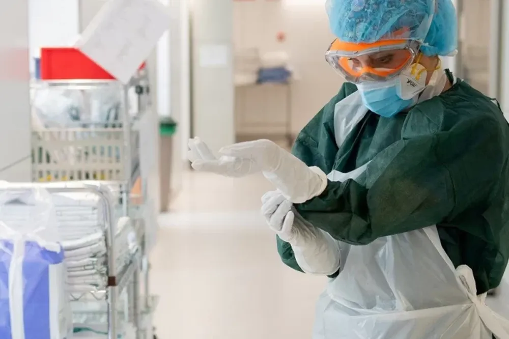 España supera las 15 mil muertes y el gobierno afirma que “la lucha agónica” terminó