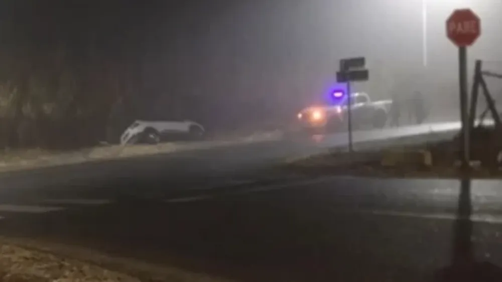 Impactante siniestro en Pocito: un auto cayó a un canal en plena madrugada