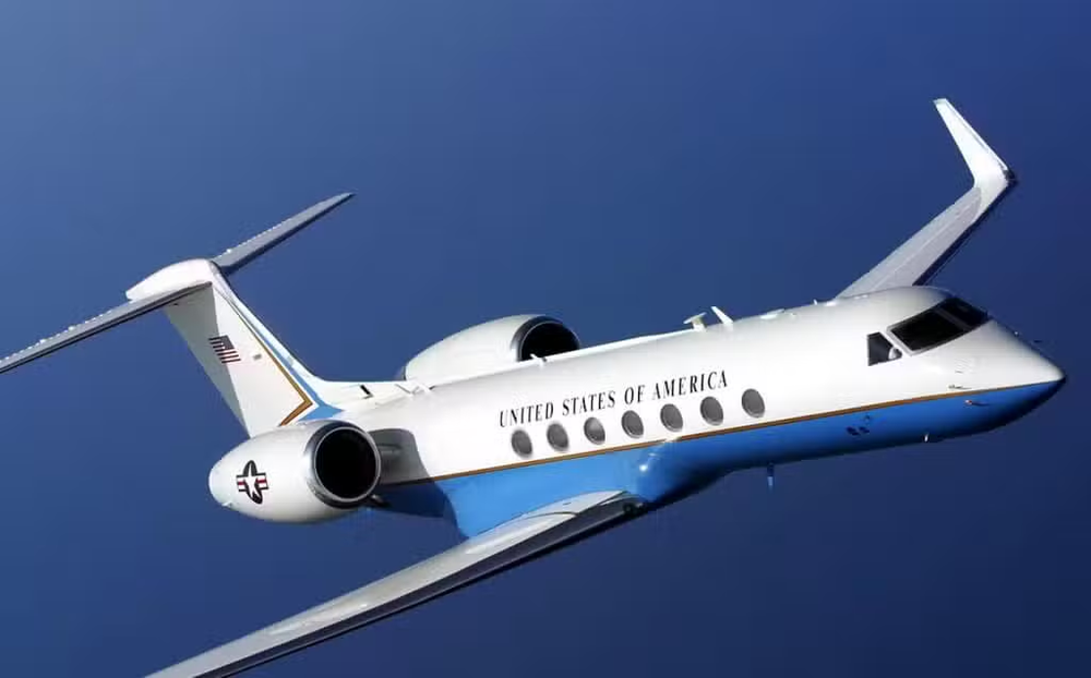 &nbsp;La Guardia Costera estadounidense desplegó medios aéreos y marítimos para buscar al avión desaparecido con seis personas a bordo.