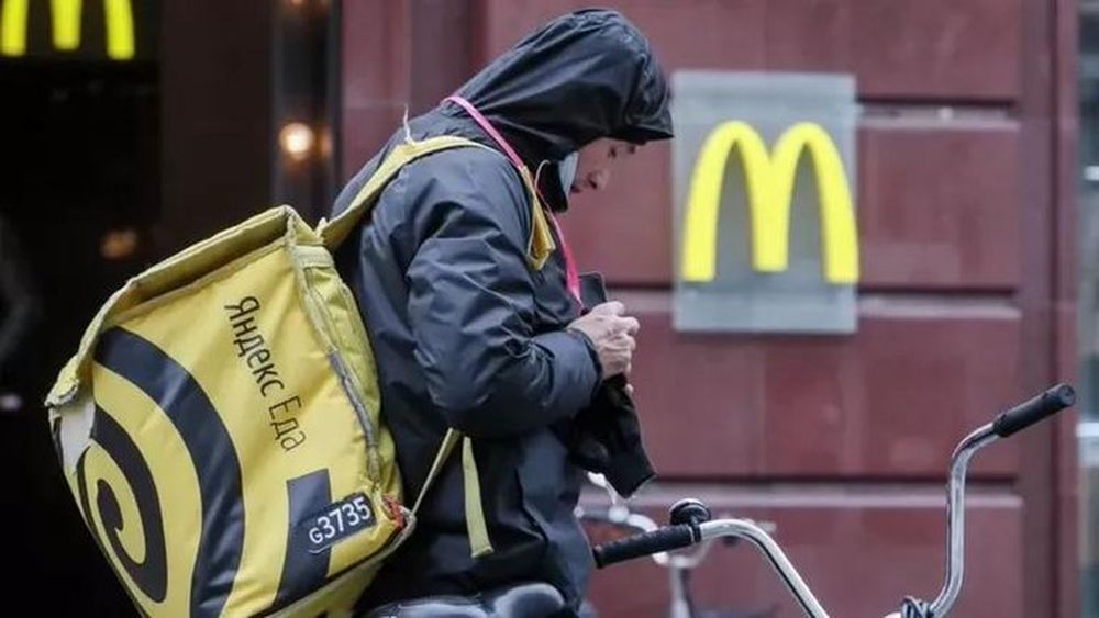 El cierre de McDonalds desató un caos en Rusia y cobran fortunas por los últimos combos vendidos