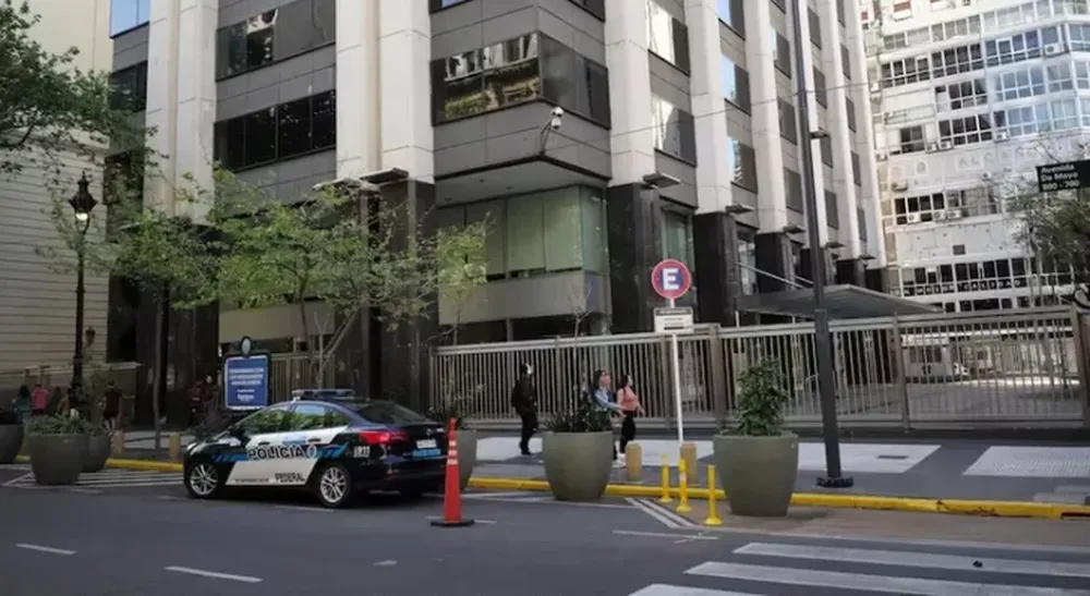 Por tensión en Medio Oriente: la Argentina reforzó la seguridad en la embajada de Israel y la AMIA