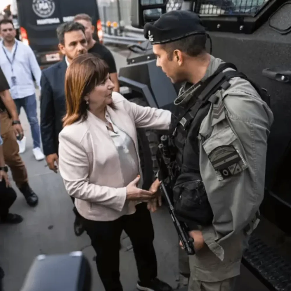 “Sembraron terror, los vamos a enfrentar” dijo Bullrich en el arribo de las fuerzas Federales