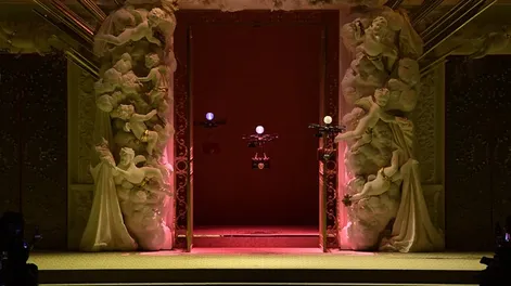 Elegantes drones fueron la gran atracción de la pasarela de Dolce & Gabbana