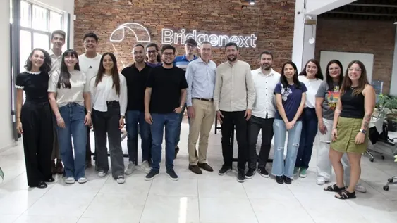 John Castleman conoció al equipo sanjuanino, que será el de mayor crecimiento de la empresa en el mundo.