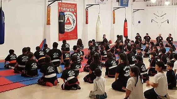 LA ESCUELA cumple 49 años.