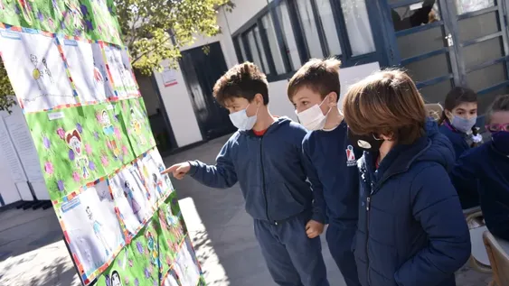 Para los niños el covid-19 es un villano invisible que se puede vencer entre todos
