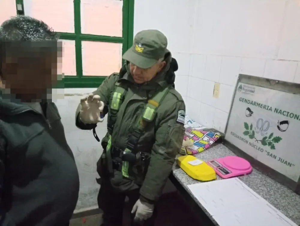 Intentaban ingresar a San Juan con cocaína y fueron descubiertos en una requisa de Gendarmería