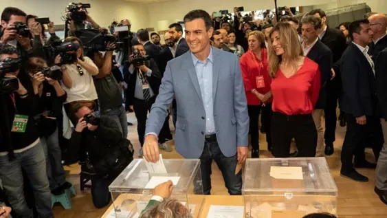 Pedro Sánchez ganó las elecciones en España