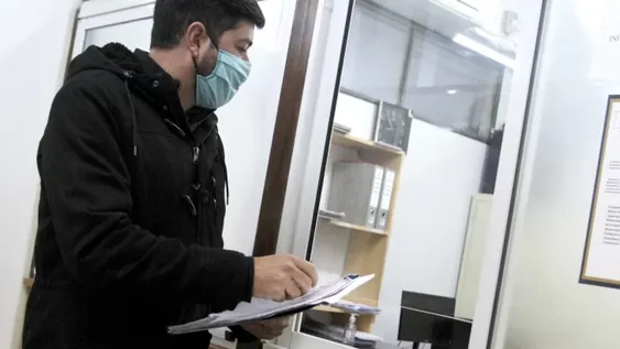 Demandó al Estado por una falsa denuncia y pide una indemnización de $20 millones