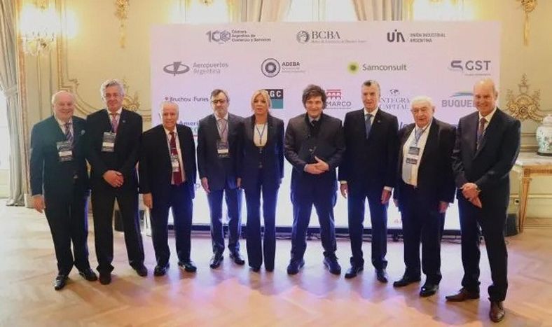 JAVIER MILEI. Se rodeó de empresarios en un almuerzo organizado por CICyP.