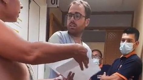 El video viral de un médico de guardia expone el aluvión de pacientes bonaerenses en hospitales de la ciudad