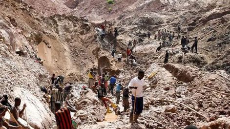 Al menos 73 muertos por un derrumbe de una mina de oro en Mali