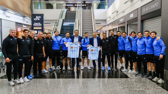 rumbo a la gloria: la seleccion argentina senior de hockey sobre patines partio hacia el mundial de paraguay