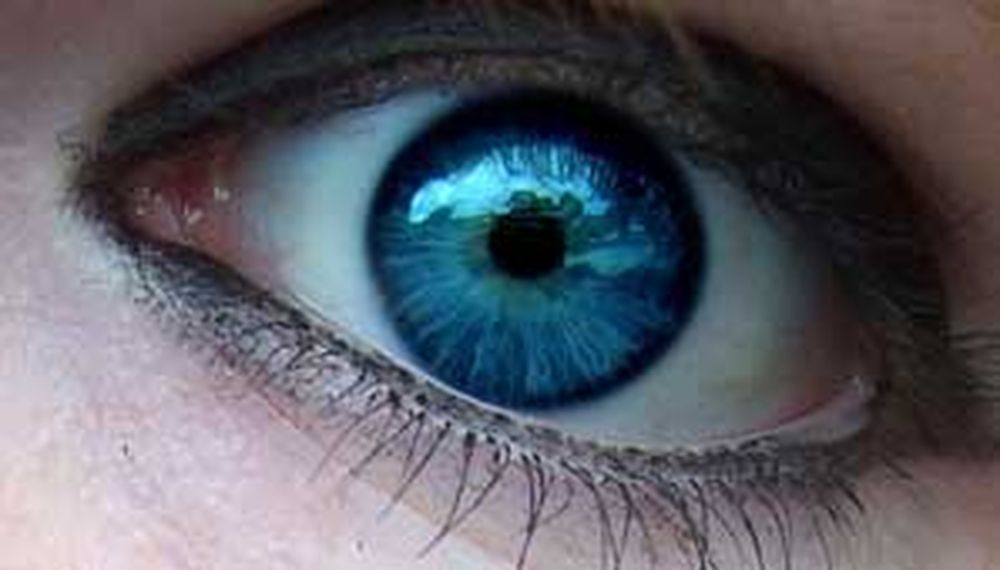 De ojos marrones a azules