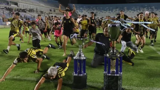 ATENAS POCITO, que el año pasado ganó todo, mantuvo su formación base y se reforzó con la firme idea de mantener el nivel y ser otra vez protagonista principal del fútbol provincial.