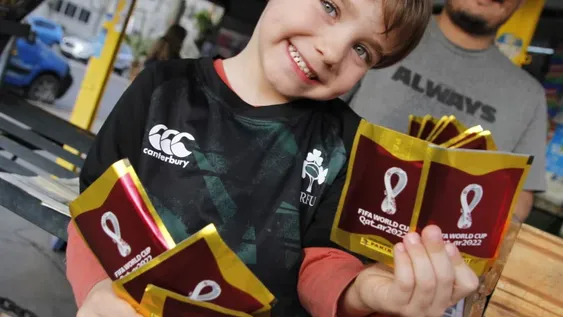 Los kioscos locales se sumaron al boom de las figuritas del Mundial