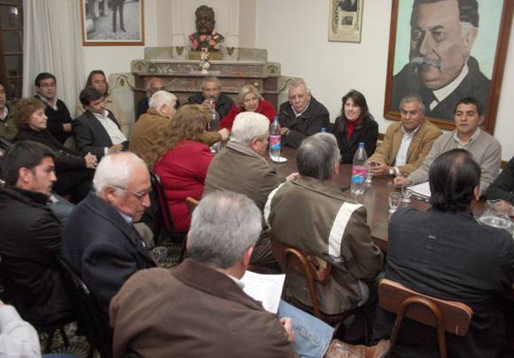 PB: la oposición reclamó cargos, pero no les dieron