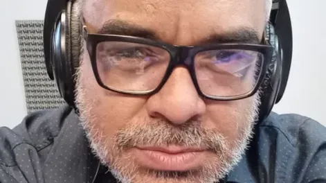 El conductor de radio acusado de abusar de una menor, más complicado: sumó otra denuncia