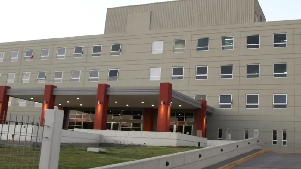 La golpearon entera para robarle y terminó en el hospital