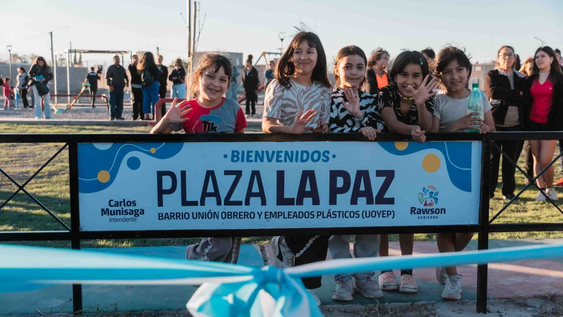 rawson inauguro la nueva plaza la paz en el barrio los plasticos