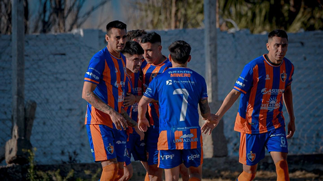 con el campeonato de futbol local al rojo vivo, el clausura retoma su marcha tras la reprogramacion