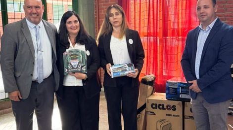 Las autoridades del Parque Provincial Ischigulasto hicieron una importante donación a la Escuela Albergue Casa del Niño, de Valle Fértil, en su aniversario.