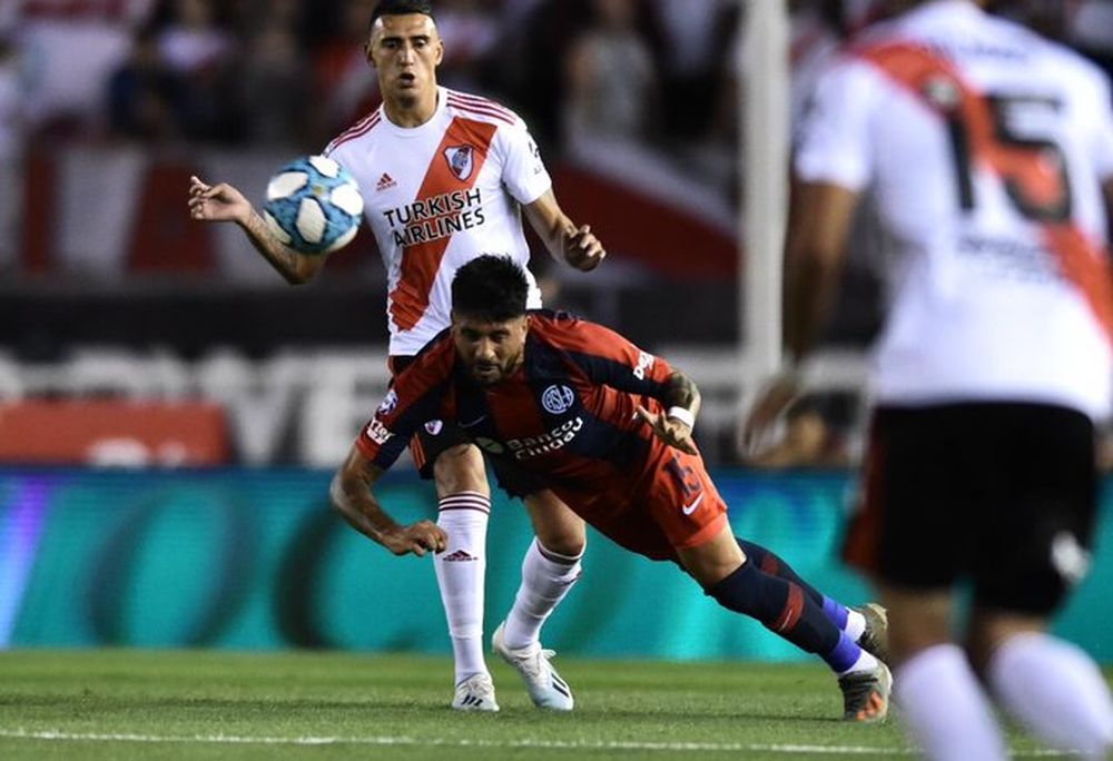 A River no le salió nada, cayó con San Lorenzo y no pudo saltar a la punta