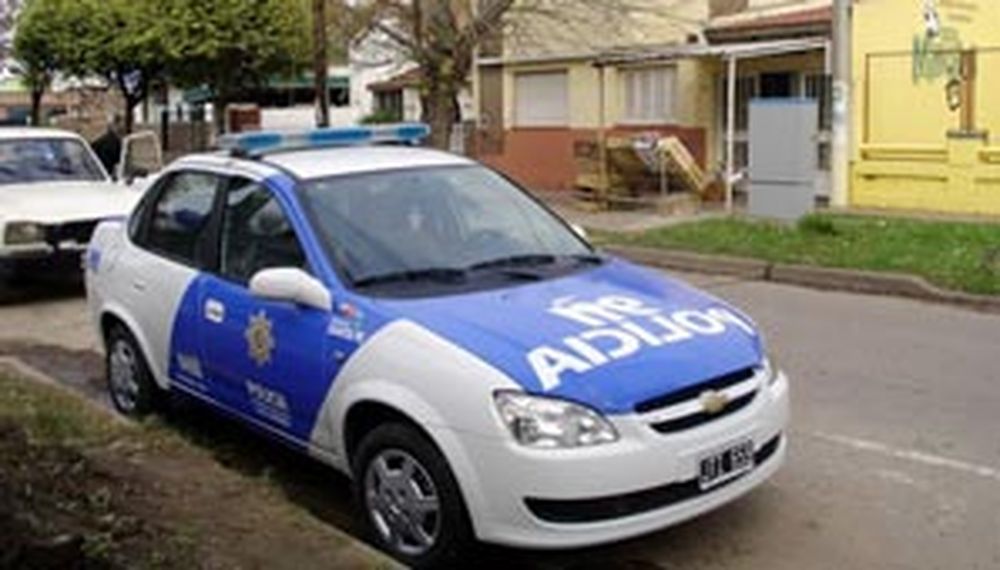 Vecinos mataron a golpes a un joven por arrebatar una cartera