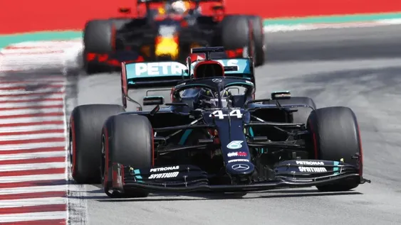 Hamilton arrasó y marcha firme a su séptimo título