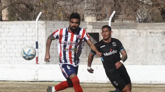 Peñarol y Desamparados ganaban sus partidos pero finalmente ambos empataron Peñarol y Desamparados ganaban sus partidos pero finalmente ambos empataron