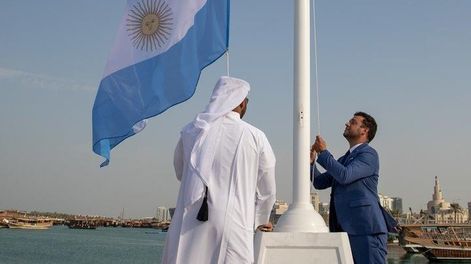Ya izaron la bandera argentina en la capital de Catar