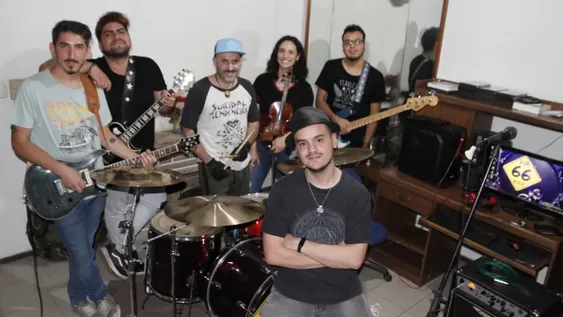 Homenaje a los pioneros del rock rebelde