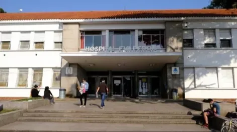 Violencia extrema: lo condenaron por un crimen, cumplía prisión domiciliaria y le disparó a su novia en la garganta