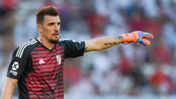 Armani se desgarró y no jugará frente al Inter de Porto Alegre