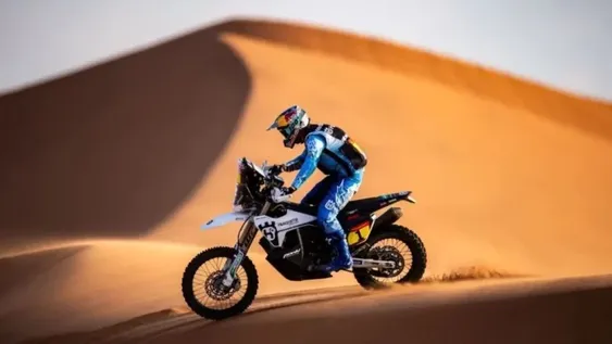 Luciano Benavides, segundo del podio sudamericano de motos en la etapa 2 del Dakar