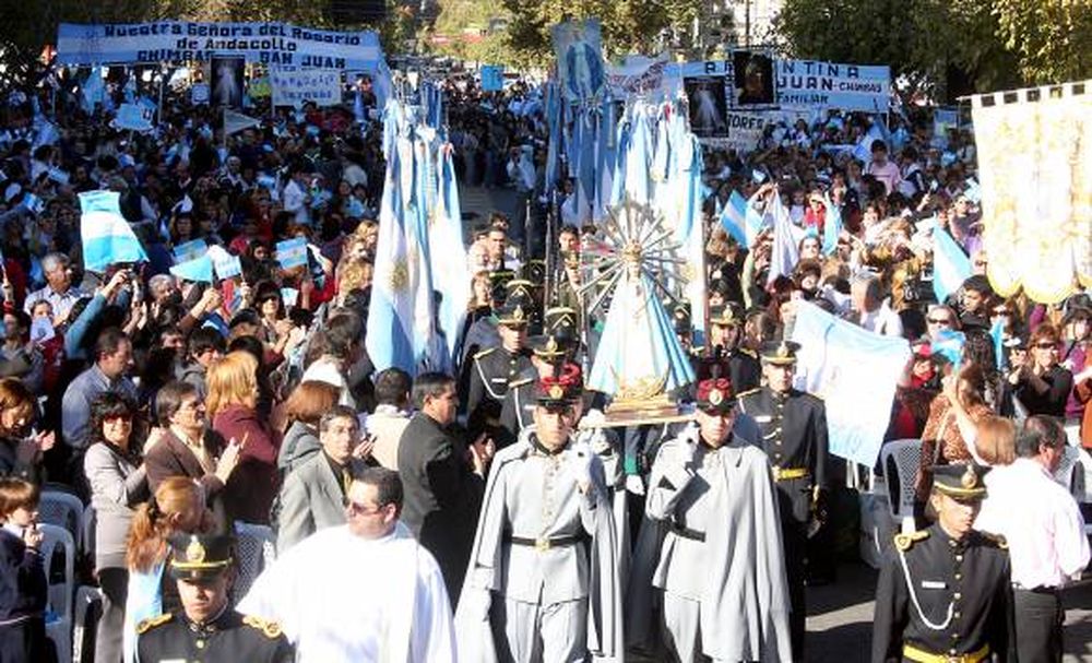 10.000 fieles dijeron no al matrimonio gay en una fiesta religiosa