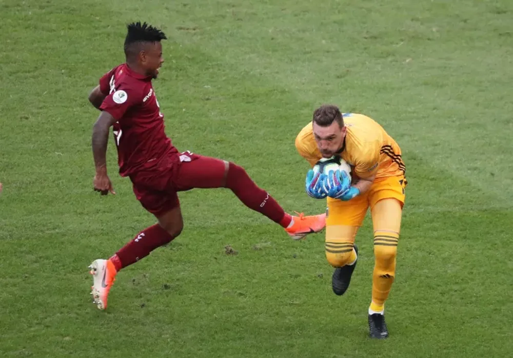 Luego de la victoria, Armani habló de las atajadas: “Estoy para darle seguridad al equipo”