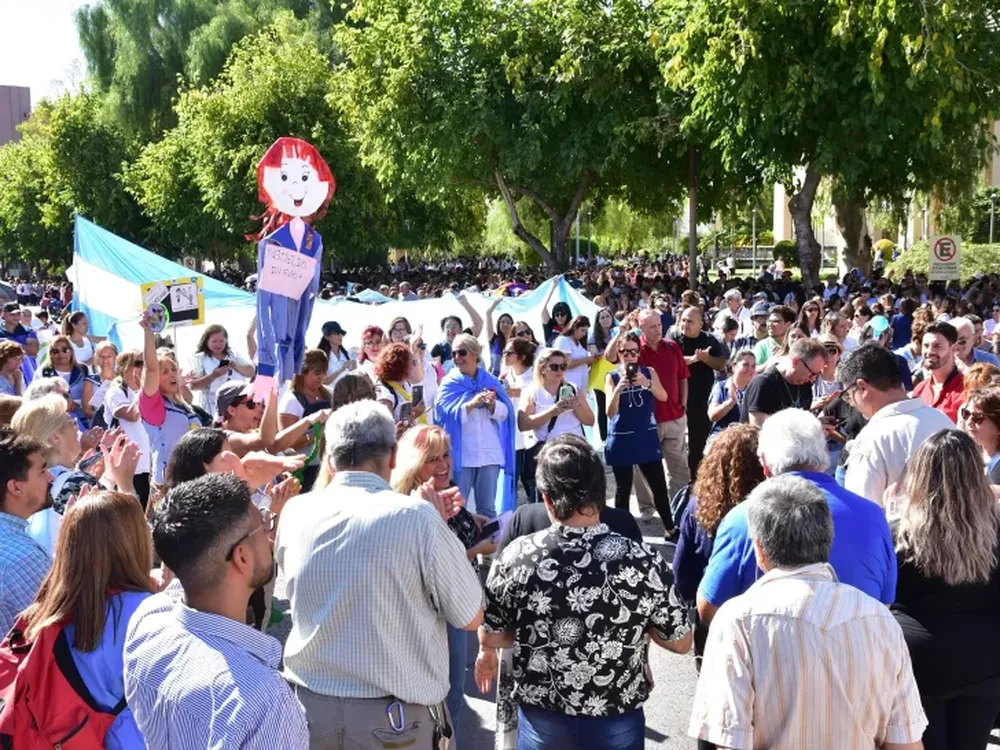 El Gobierno anunciará está tarde la nueva propuesta salarial para los docentes