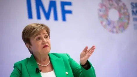 En sus Perspectivas de la Economía mundial, el FMI mejoró su pronóstico de crecimiento mundial para este año debido a los efectos más leves de lo previsto de los choques arancelarios y a unas condiciones financieras más favorables.