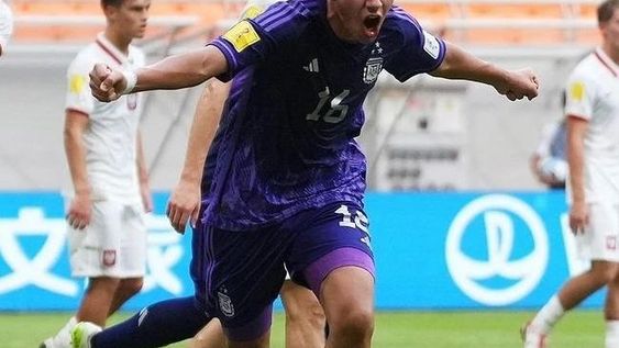 A los octavos a puro alarido