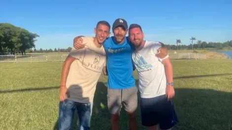 El día después de los festejos, los campeones del mundo descansan en sus ciudades