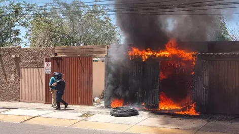Incendio en un depósito céntrico: una comerciante denunció negligencia del dueño y un episodio de violencia