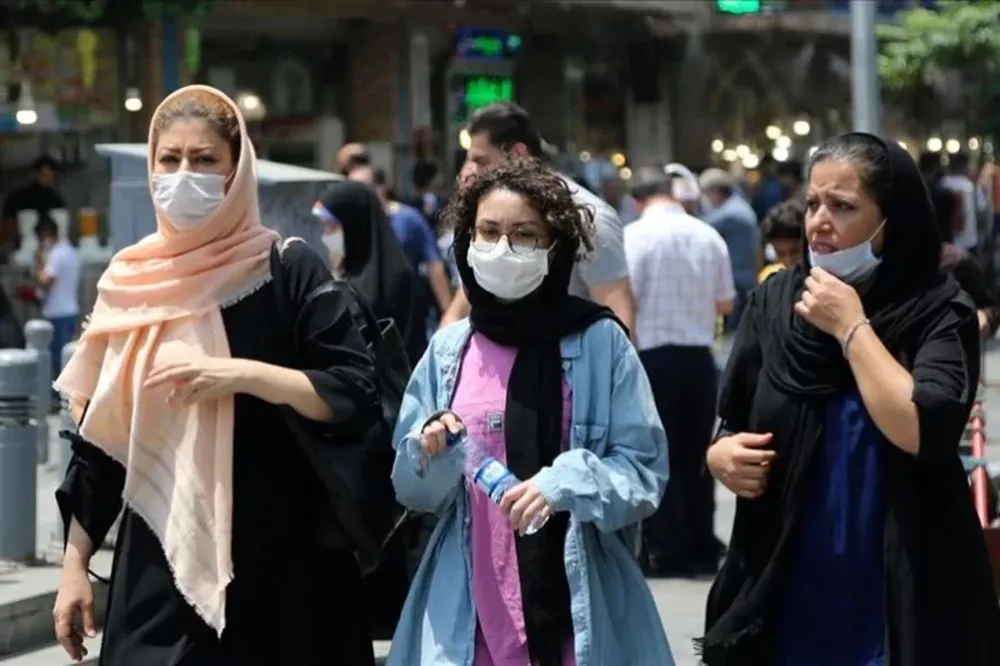 Cinco muertos y medio centenar de heridos en una serie de fuertes terremotos en Irán