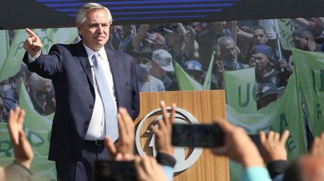 Fernández, en acto de UOCRA: “La discusión es con quienes quieren quitar derechos”