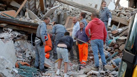 Un nuevo sismo de 4,4 grados y numerosas réplicas llevan temor tras el terremoto en Italia