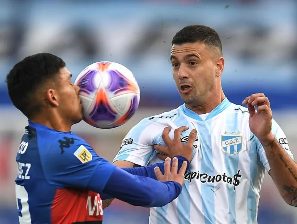 Atlético Tucumán empató en su visita a Tigre y sigue firme en la cima del torneo