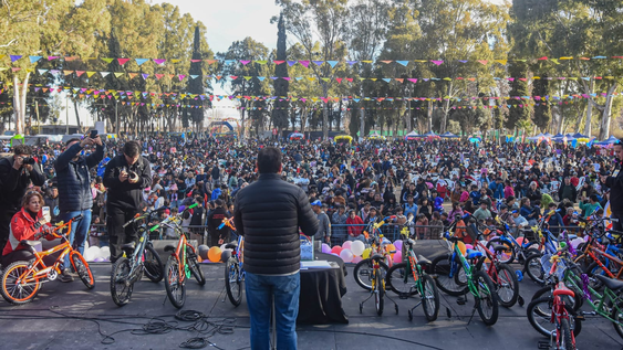 mas de 20 mil personas celebraron el dia del nino con una gran fiesta en santa lucia