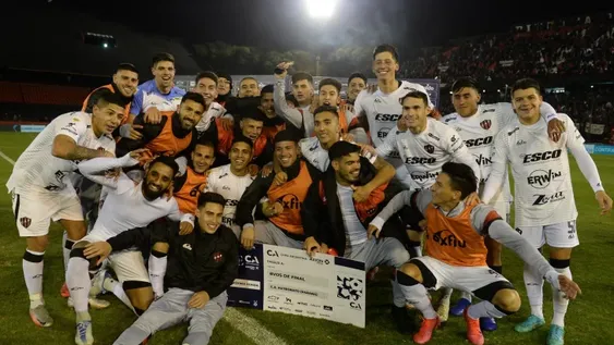 Francisco Álvarez fue titular en el pase de Patronato a octavos de Copa Argentina